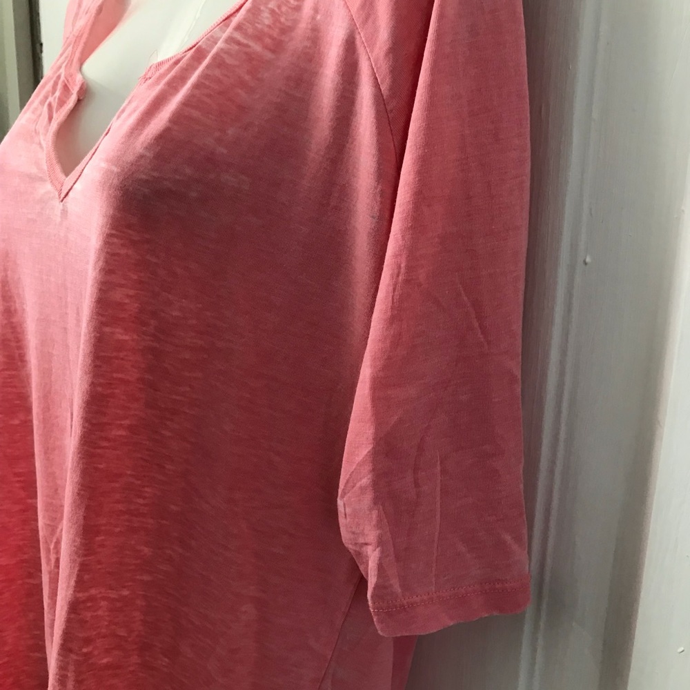Tee 👚 - Picture 5 of 5